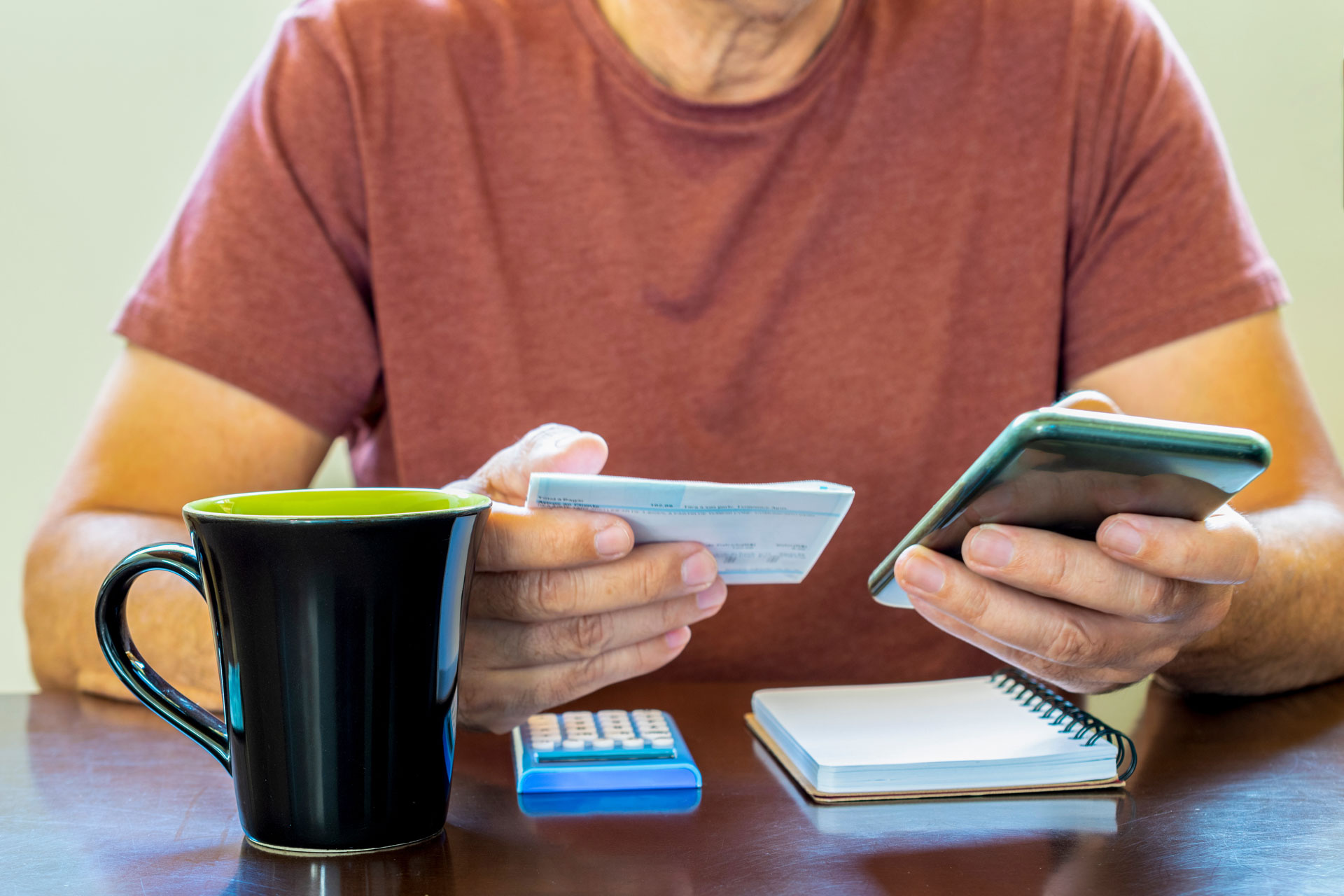 Famílias Aflitas: Endividamento Estagna em Alarmantes 49,7%! 2 AdobeStock 400245496
