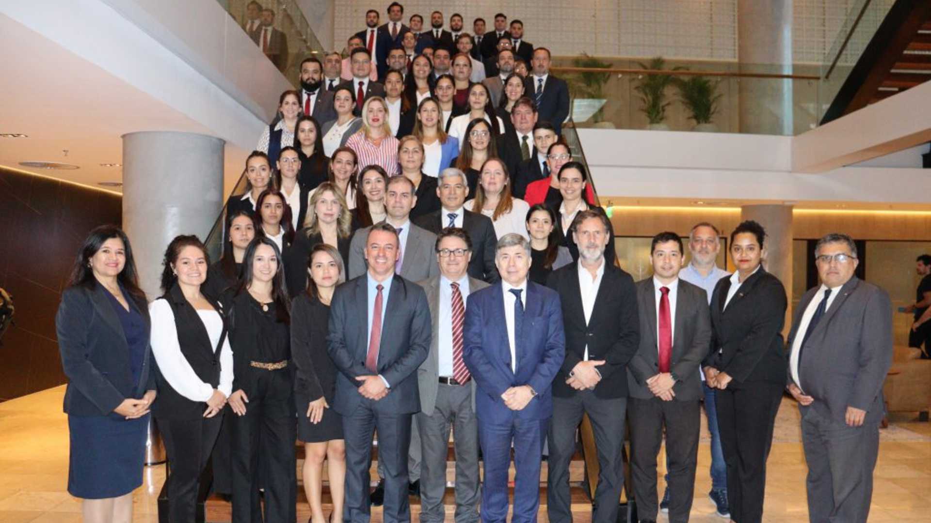 Autoridades do Brasil Argentina e Paraguai em evento internacional de combate ao financiamento ao te