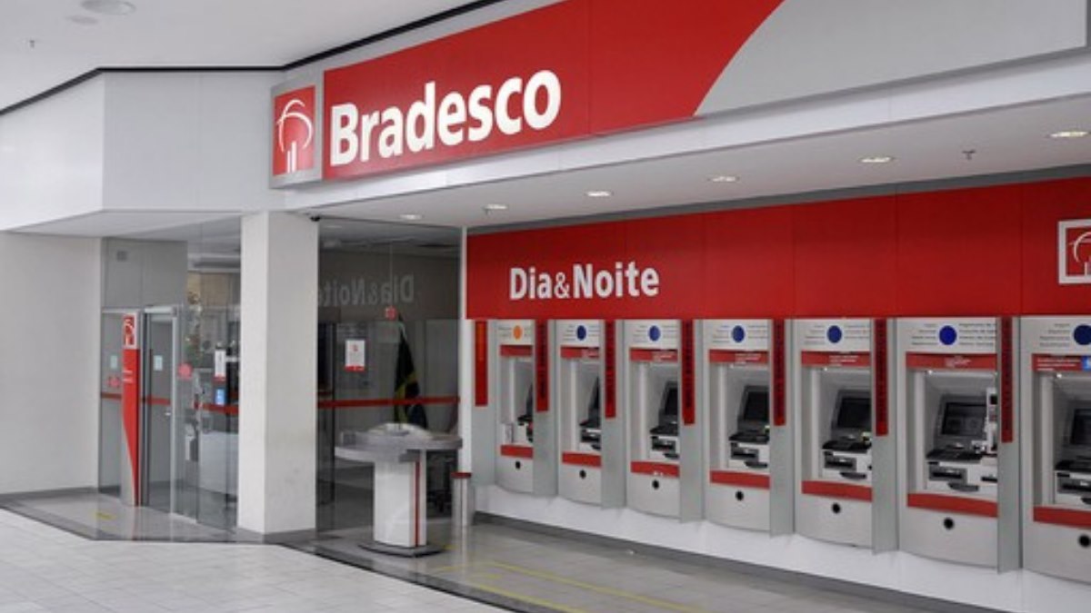 Bradesco Revoluciona: Conheça a BradSaúde e suas Impactantes Mudanças no Setor de Seguros! 2 Bradesco BBDC4 caixas eletronicos