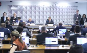 CPMI do INSS chama para depor cunhado, ex de Vorcaro e diretores do Master!