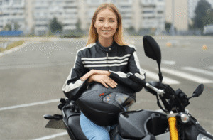 A Revolução das Mulheres Motociclistas: Seguro em Alta!