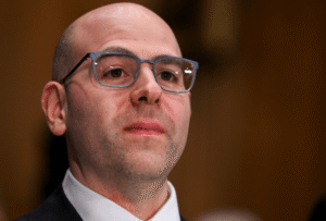 Miran: Conflito com o Irã não justifica demora nos cortes de juros!