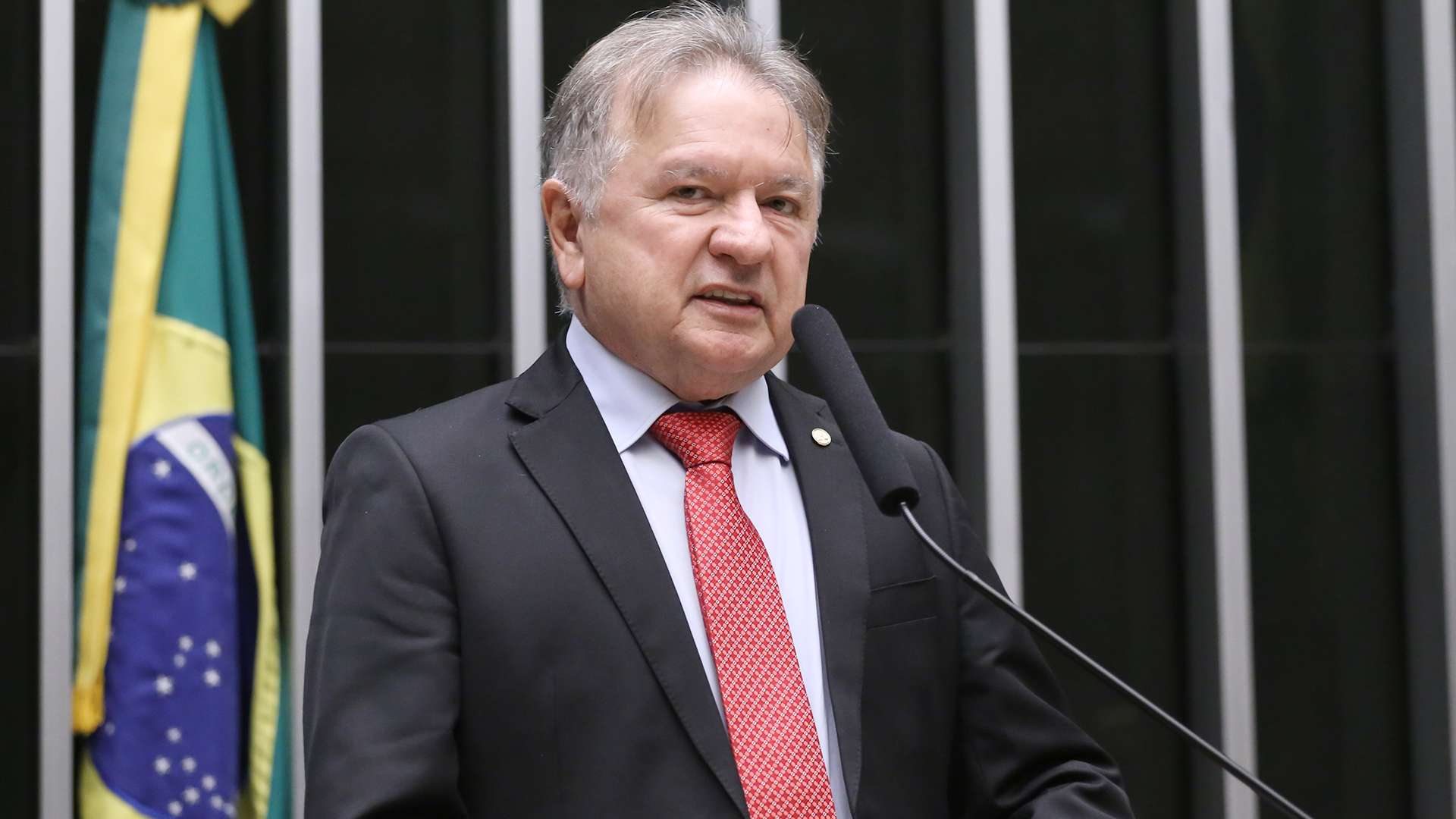 Deputado do PT Alerta: Criptomoedas Podem Ser a Chave para um Perigo iminente no Brasil! 2 Deputado Merlong Solano