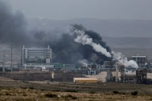 Missel do Irã Devasta Indústria Química no Sul de Israel e Incêndio Emergem em Chamas!