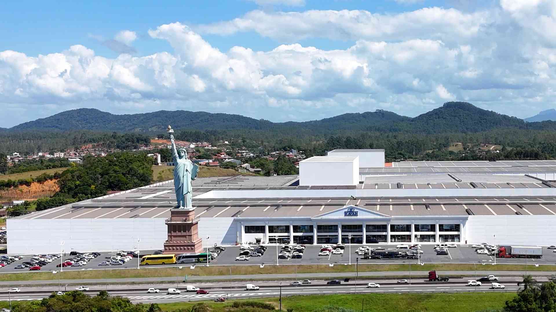 Fachada de loja da Havan