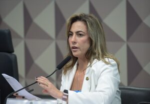 Soraya Thronicke troca de lado e mira a reeleição no Senado pelo PSB!