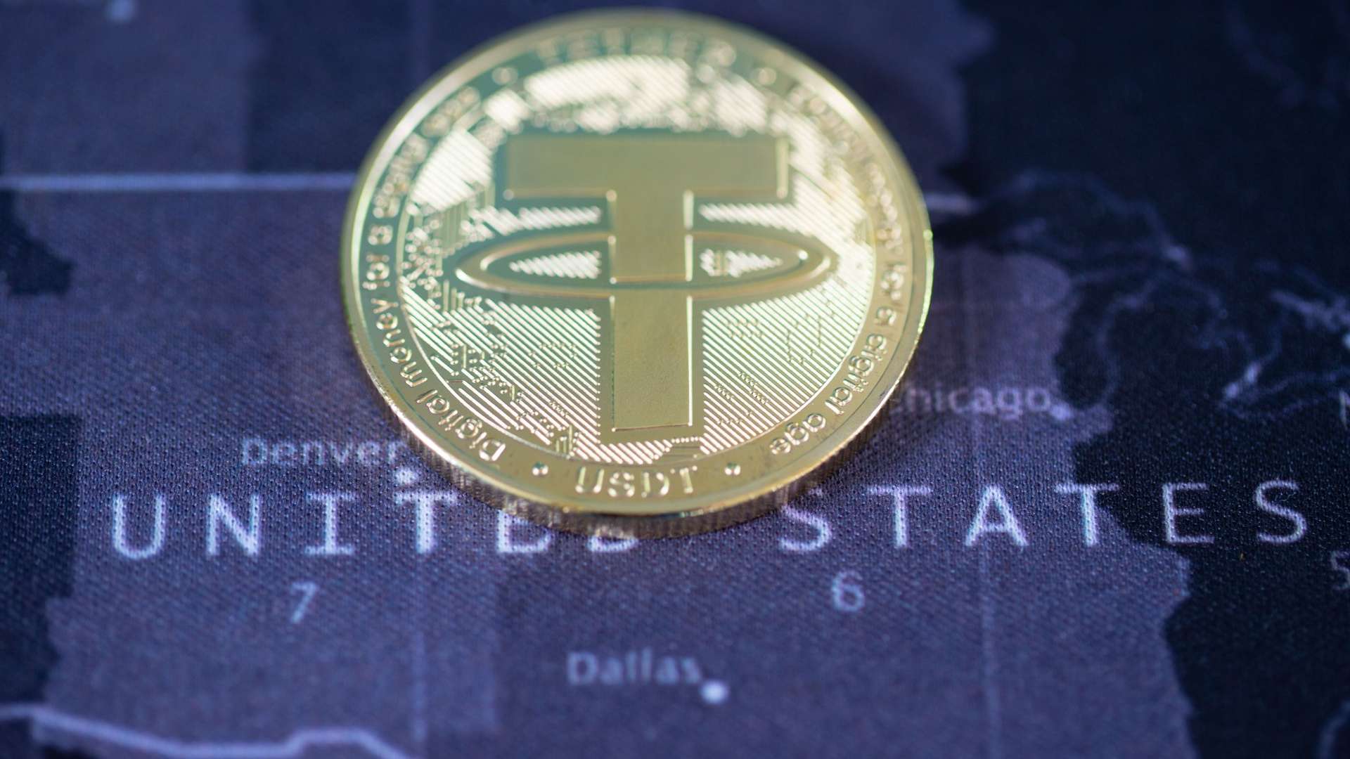 Tether com mapa dos EUA ao fundo