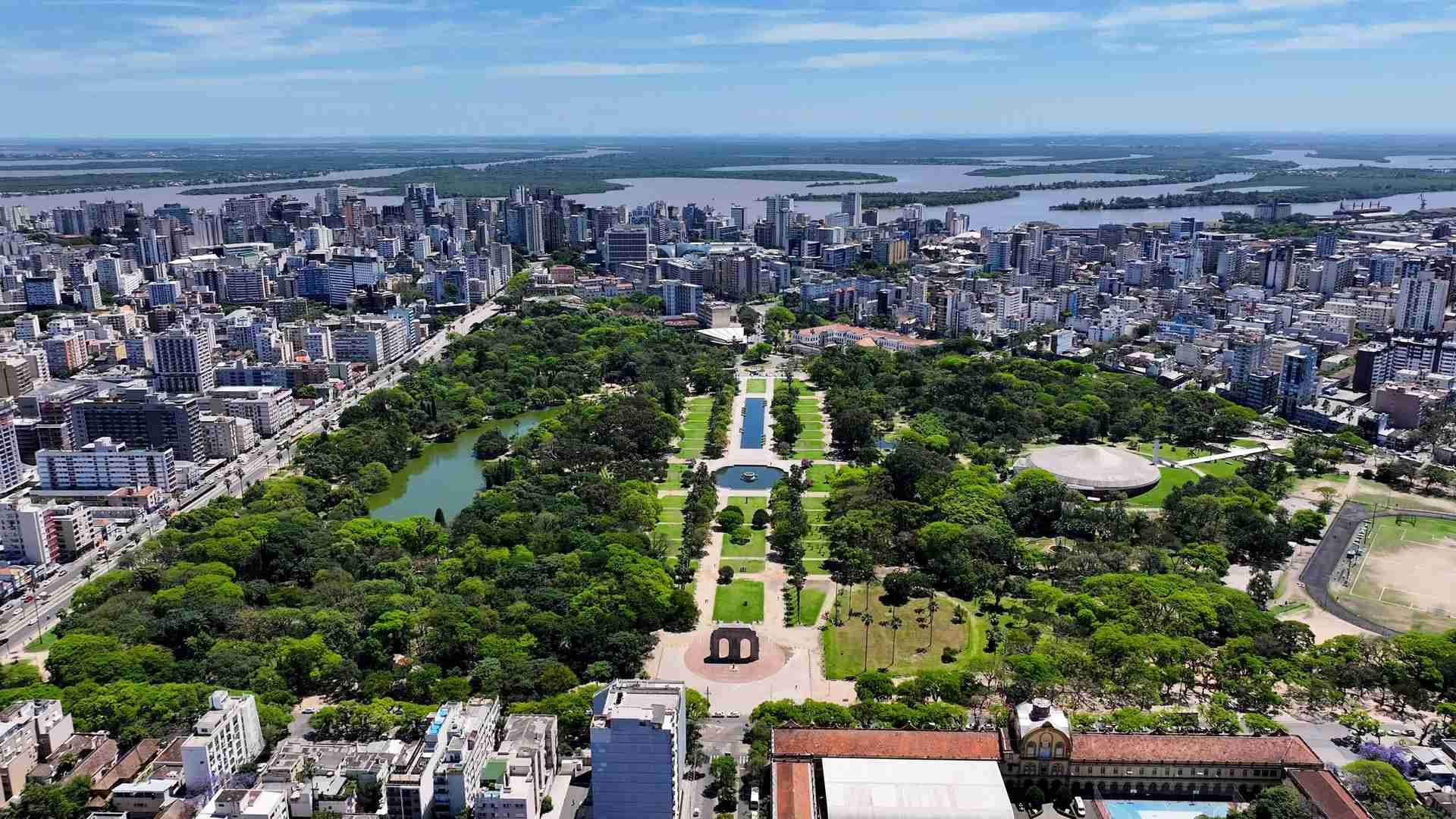Porto Alegre Pode Liberar Bitcoin para Pagamento de Impostos: A Revolução Financeira Está Chegando! 2 Visao aerea de Porto Alegre no Rio Grande do Sul