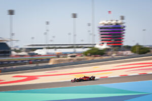 F1 em Alerta: GPs do Bahrein e Arábia Saudita Cancelados pela Guerra no Oriente Médio!