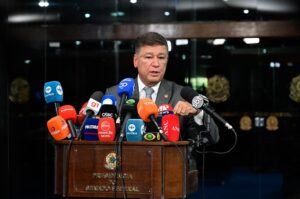 Escândalo na CPMI: Câmera Intrusa em Sala-Cofre do INSS Revela Dados Bombásticos!