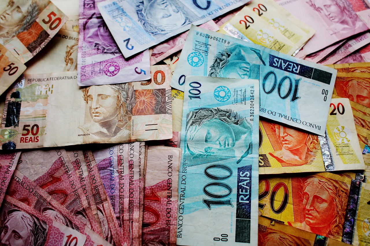 R$ 10 Bilhões Esquecidos: Descubra Como Recuperar Seu Dinheiro! 2 joelfotos money 1194986 1280 1