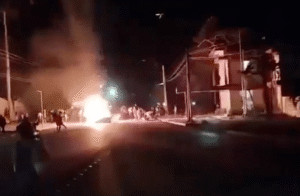 Cuba em Chamas: Manifestantes Invadem Sede do Partido Comunista!