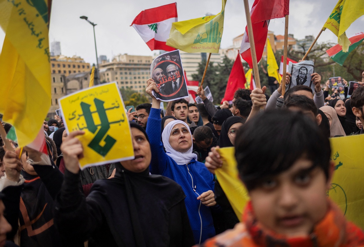 Guerra no Oriente Médio: O Alarmante 42º Dia que Mudou Tudo! 1 2026 04 10T152711Z 198887894 RC2EMKAAWNA8 RTRMADP 3 IRAN CRISIS LEBANON ISRAEL