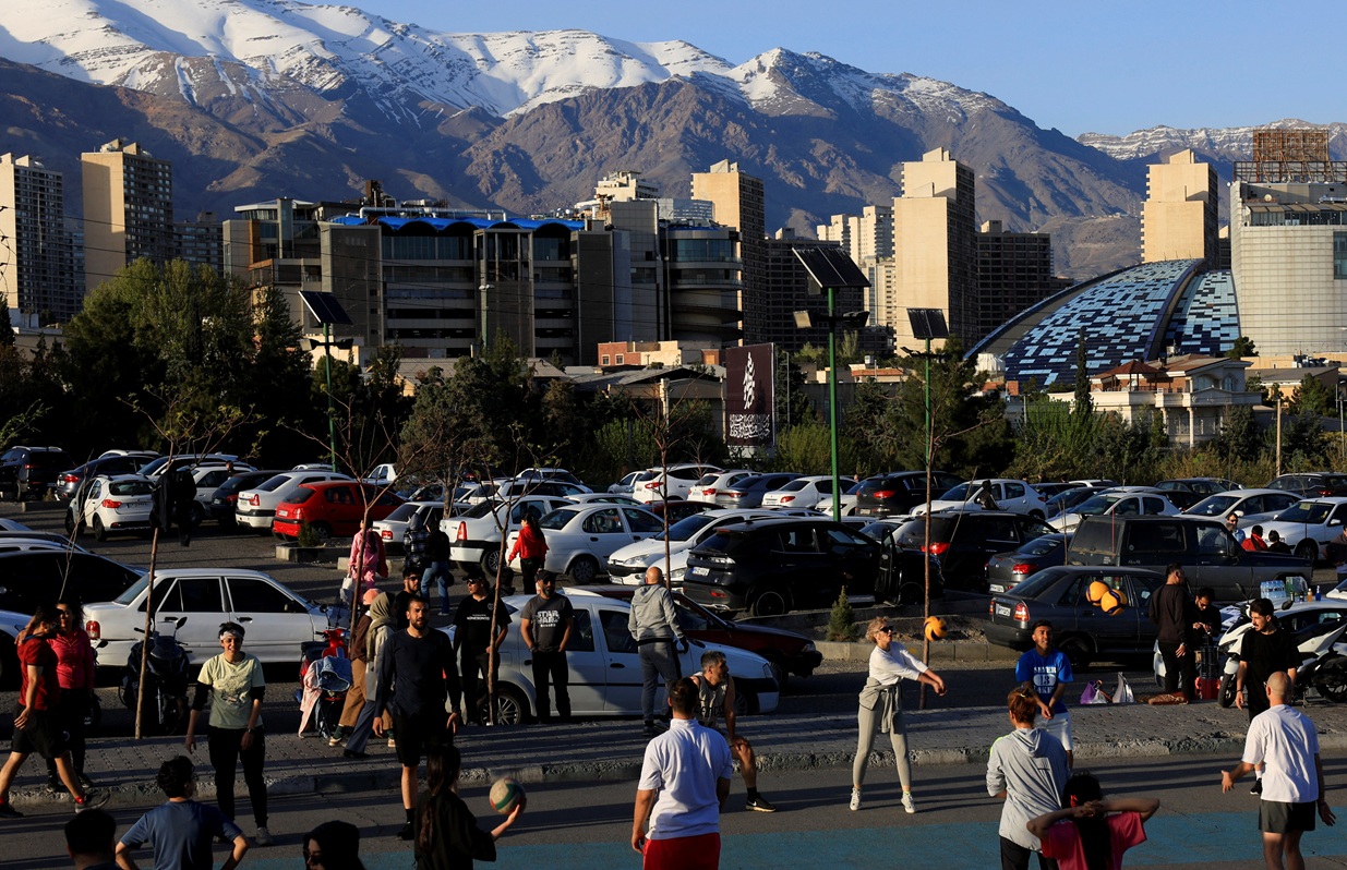 2026 04 14T163215Z 1171904809 RC22PKAII7TT RTRMADP 3 IRAN CRISIS DAILY LIFE