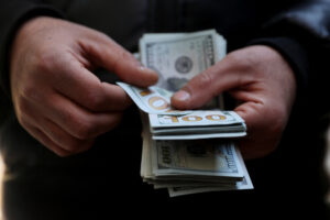 Dólar despenca após chocante acordo entre EUA e Irã!