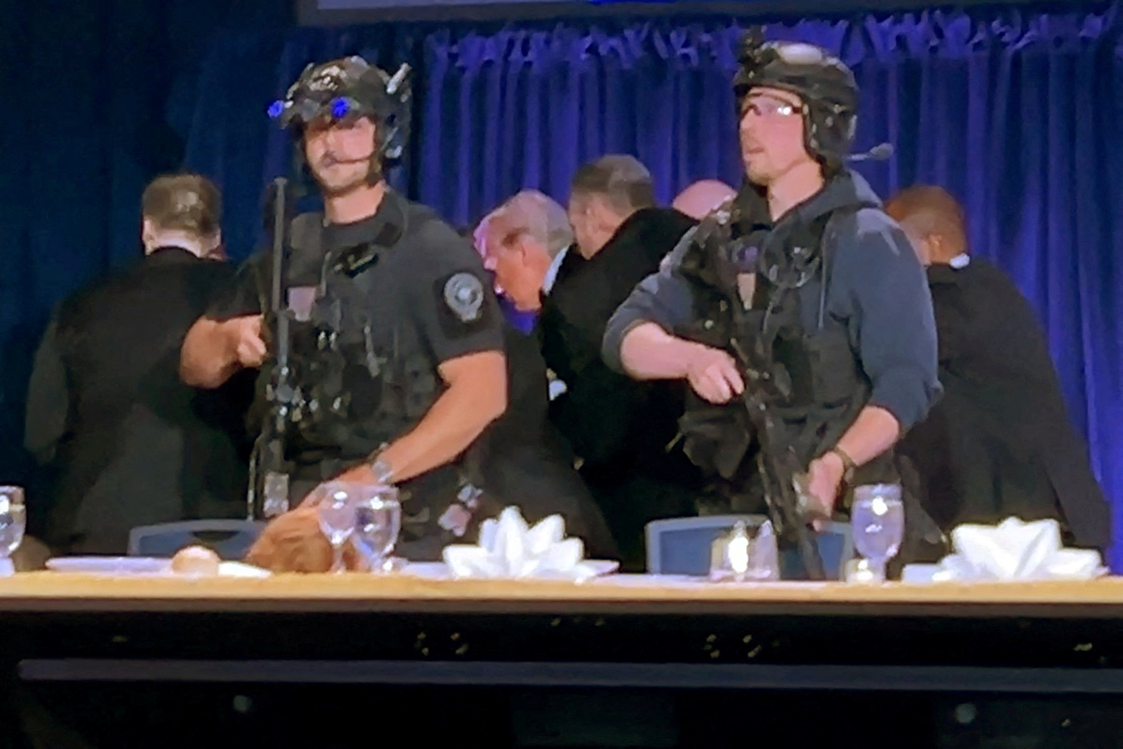 2026 04 26T043810Z 338018300 RC2KWKAMVOOS RTRMADP 3 USA TRUMP DINNER