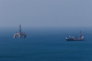 Petróleo Dispara 2% em Meio ao Caos nas Negociações EUA-Irã!