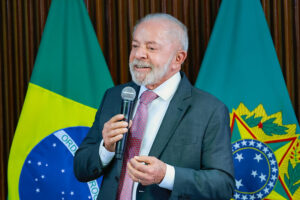 Desempenho do governo despenca, mas “Dark Horse” dá esperançosa trégua!