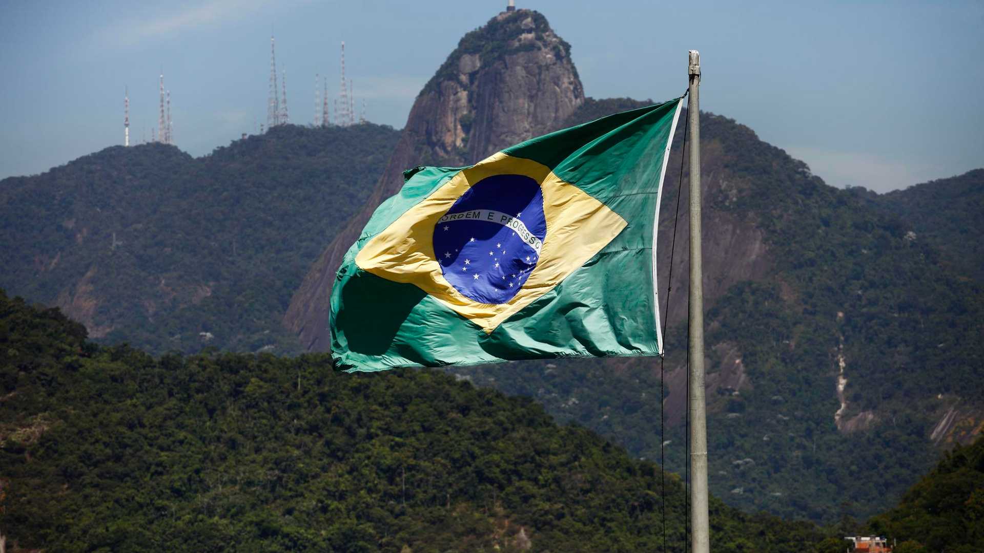 Bandeira do Brasil em ponto do Rio de Janeiro