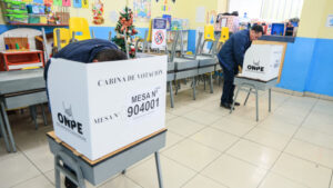 Peru à beira do caos: 15 mil impugnações travam eleição e resultado só em maio!