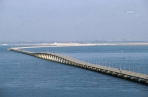 Irã Revela Alvos Surpreendentes: Pontes do Oriente Médio na Mira de Retaliação aos EUA!