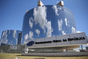 URGENTE: PL cobra investigação da PGR sobre PT por ligação explosiva entre Flávio Bolsonaro e Banco Master!