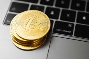 Cesta de Gato: Mais de 50 vítimas caem em golpe de falsa carteira de Bitcoin na Apple!