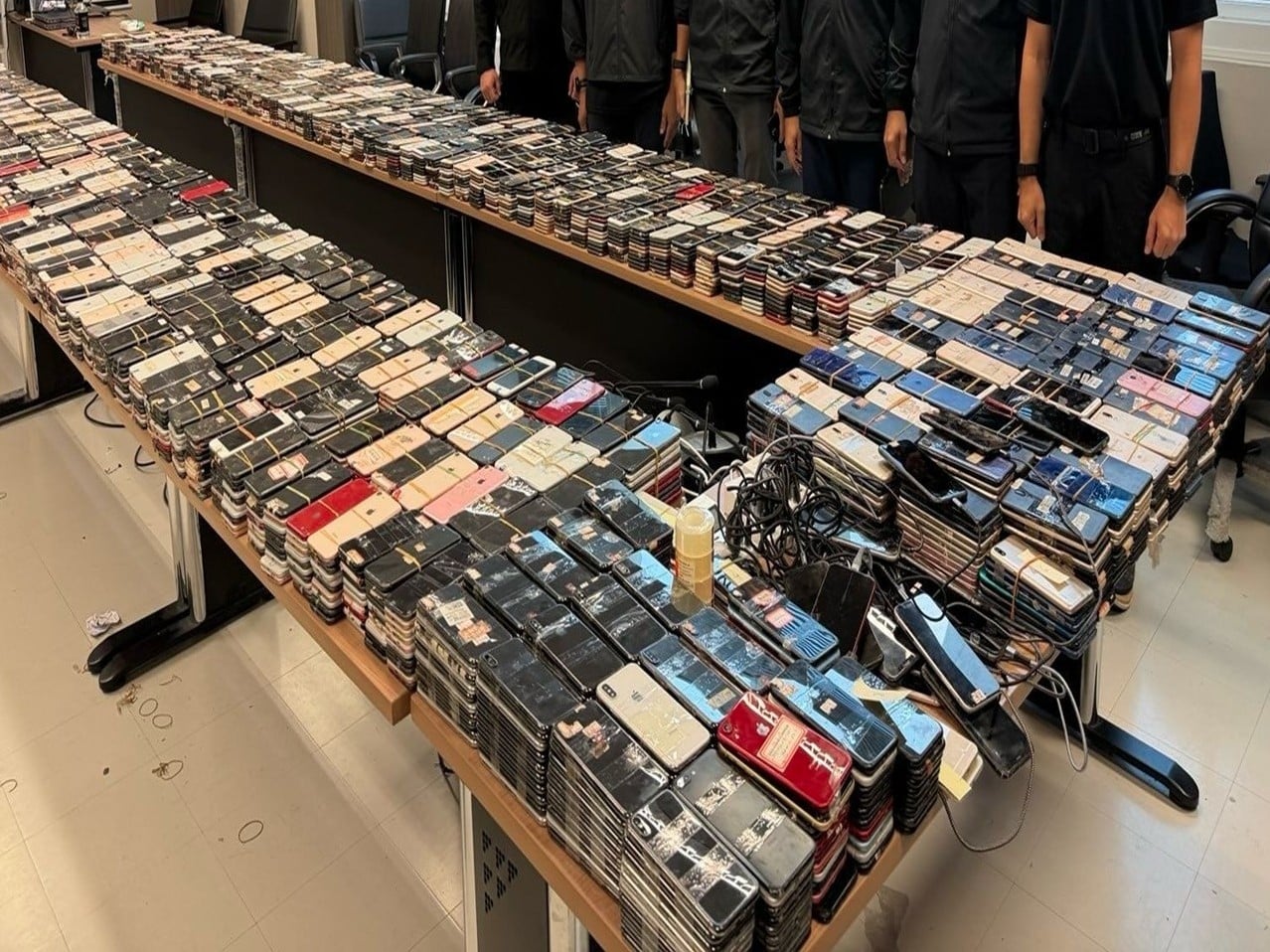 confisco celulares eua centro golpes sudeste asiatico