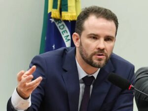 Durigan Apaixona-se Pela Polêmica: Indenização a Empresas? Ele É Contra!