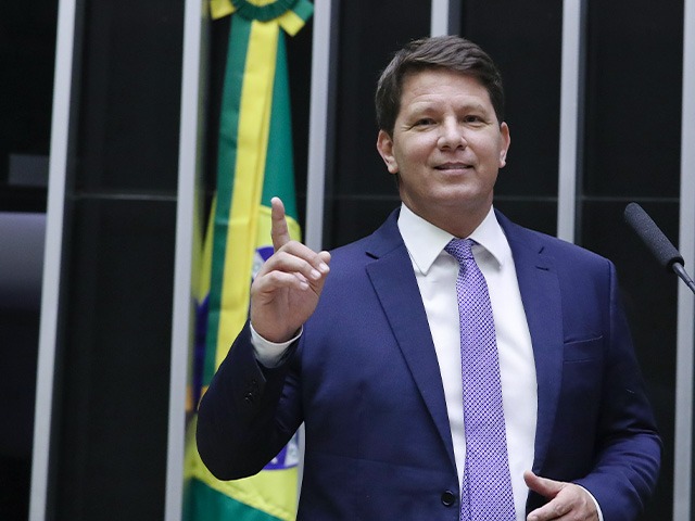 Escândalo em Torno de Mário Frias: Defesa Rebate Denúncias de Emendas na Produção de 'Dark Horse'! 4 1779772010 mario frias