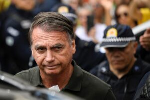 Bolsonaro em Perigo: Médicos Alertam para Grave Instabilidade Física!