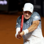 João Fonseca Arrisca Tudo e Abandona ATP 500 de Hamburgo Após Grave Lesão no Punho! 3 2026 05 09T194028Z 587302215 UP1EM591INESE RTRMADP 3 TENNIS ROME