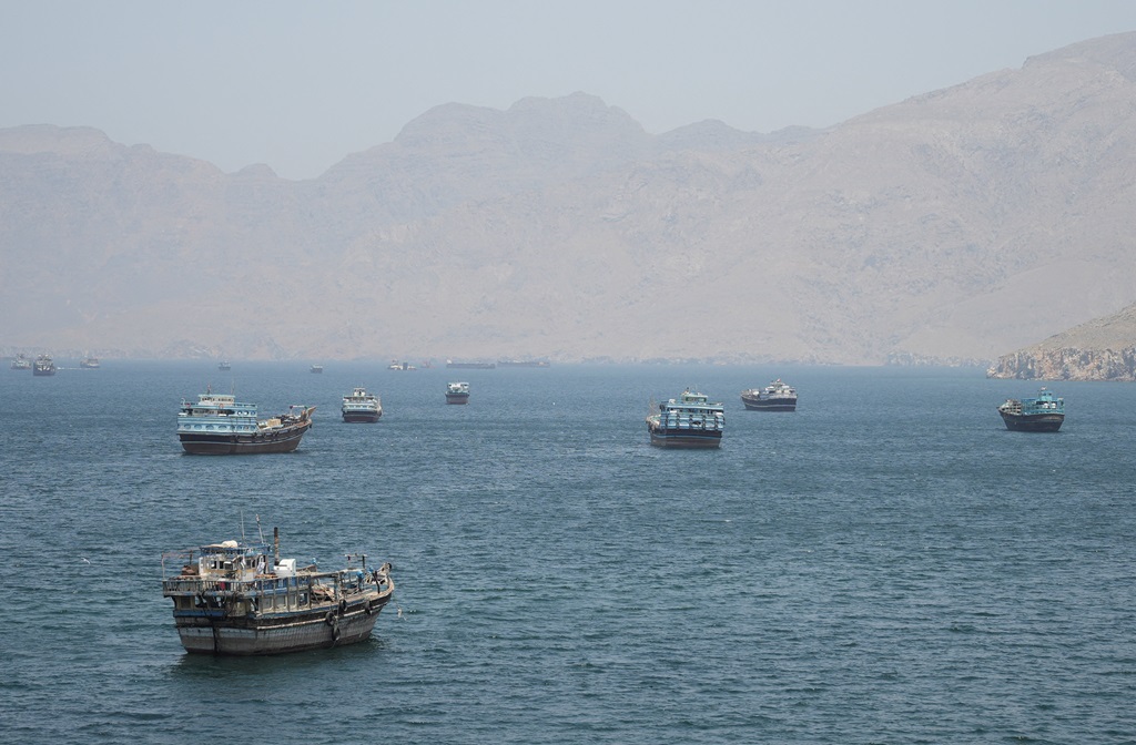 2026 05 09T194503Z 1 LYNXMPEM480DO RTROPTP 4 IRAN CRISIS OMAN HORMUZ