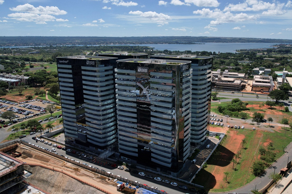 Crise à Vista! Itaú, Bradesco e Outros Bancos Têm a Chave Para Salvar o BRB! 2 2026 05 28T181210Z 1 LYNXMPEM4R1HC RTROPTP 4 BRAZIL ECONOMY