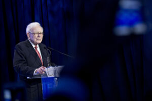 Berkshire Marca uma Nova Era: Assembleia Sem Buffett Abre Portas para o Futuro!
