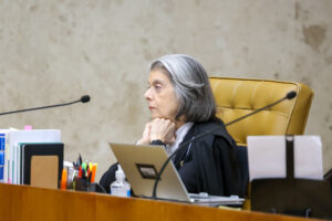 Cármen Lúcia derruba mudança polêmica na Ficha Limpa!
