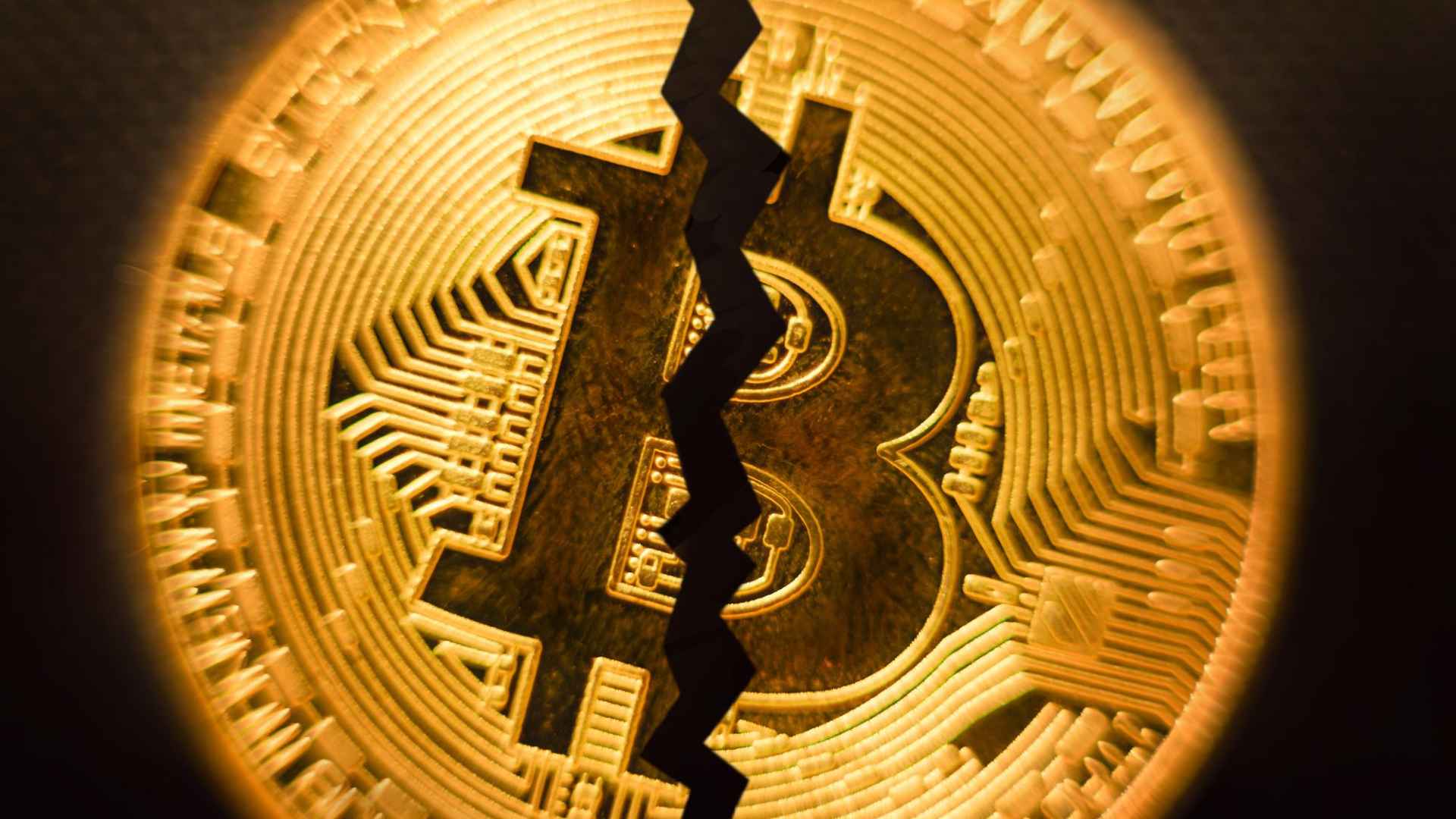 Bitcoin quebrado no meio