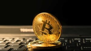 Bitcoin desafiando a tempestade: Rally impressionante em meio à crise!