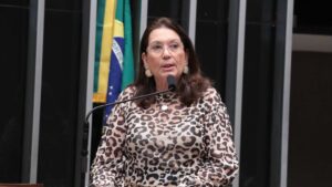 Relatora ataca projeto Drex e defende com unhas e dentes o papel moeda!