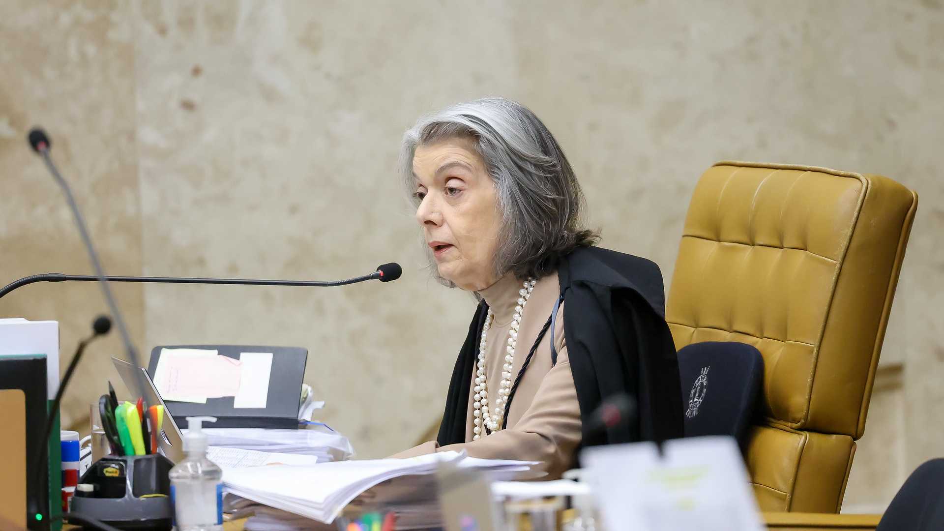 Ministra do STF em Plenario