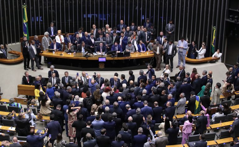 OBSTRUCAO NA MESA DIRETORA