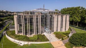 Criptomoedas em Foco: STJ Enfrenta Crimes em Simpósio da Interpol na França!