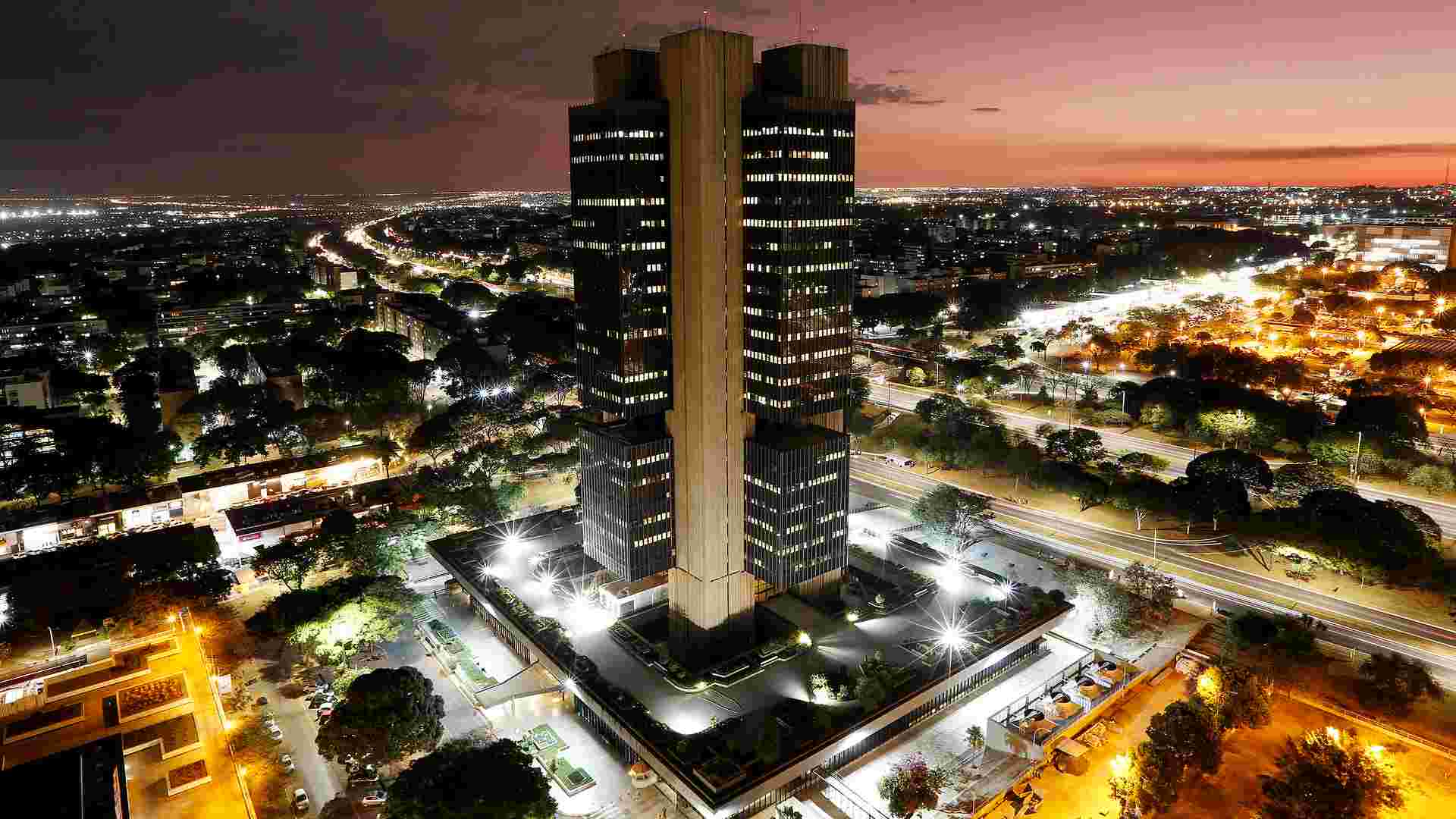 Banco Central impõe auditoria rigorosa para novatas em cripto a partir de junho! 2 Sede do Banco Central do Brasil pela noite