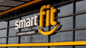 Smart Fit SMFT3 academia shutterstock 1858517230