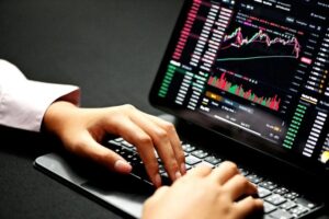Usuários de mercados emergentes estão tratando exchanges de cripto como bancos, revela Binance!