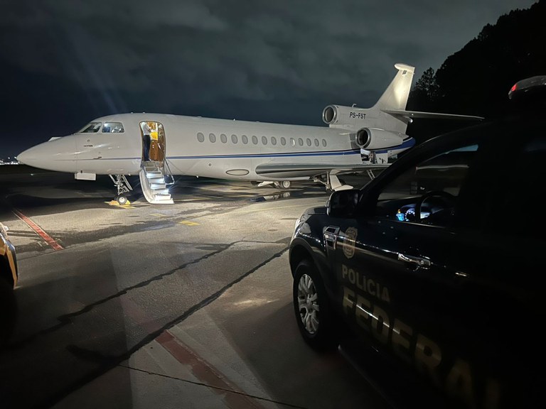 PF Investiga Escândalo em Aeroportos de SP: Ações Gravadas para Programa de TV! 2 jatinho vorcaro2