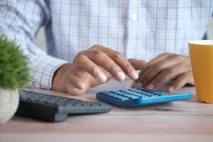 R$ 1 milhão: Descubra a Surpreendente Renda em CDB, Tesouro e Poupança com a Selic em 14,50%!